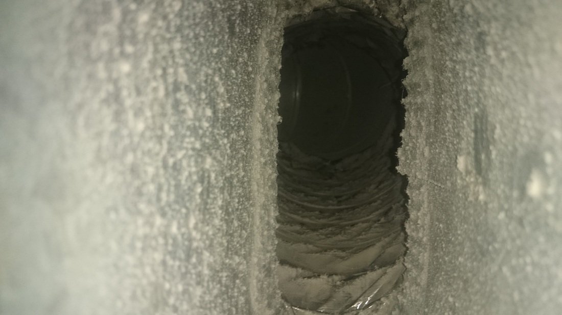 Dirty duct vent before service